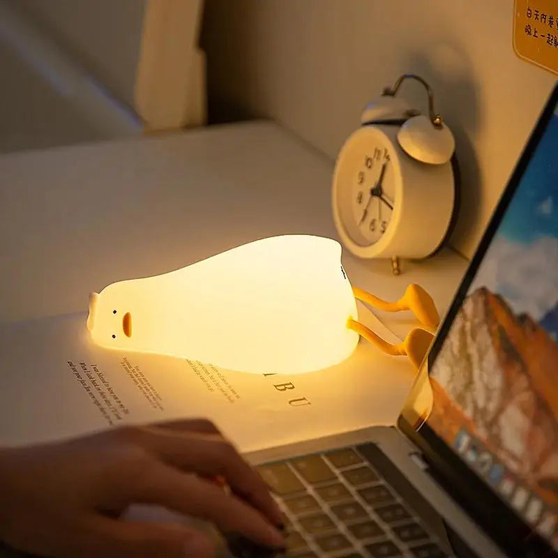 Cute Pear Night Light 7-Color Dimmable Touch-Controlled Night Light Silicone Stress Reducing Pat Duck Lamp USB Rechargeable